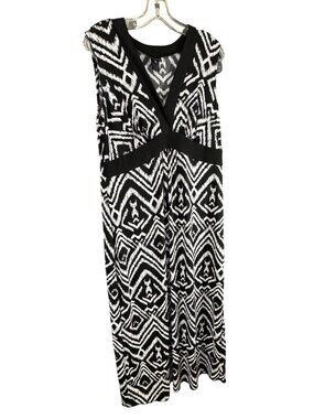 En Focus Womens Size 16W Black & White Geometric Print Sleeveless Shift Dress